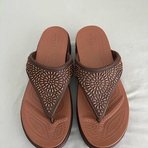 CROCS Women's Sandals in Elegant Brown